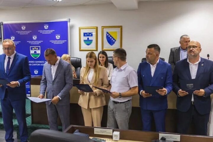 USK dobio novu vladu pred izbore, Dizdarić novi premijer