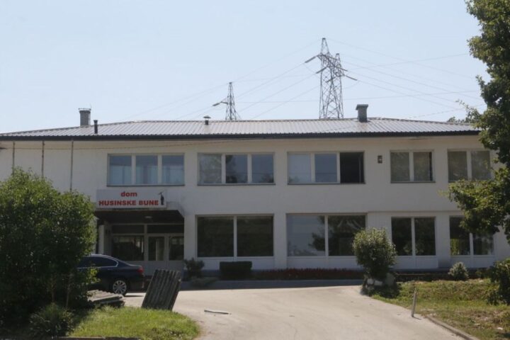 Završena sanacija Spomen doma "Husinska buna" u Tuzli, radovi vrijedni 50.000 KM